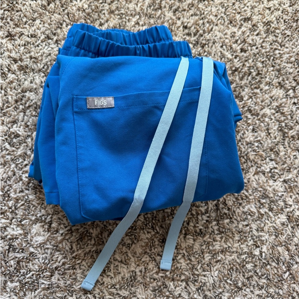 Figs Royal blue scrub set